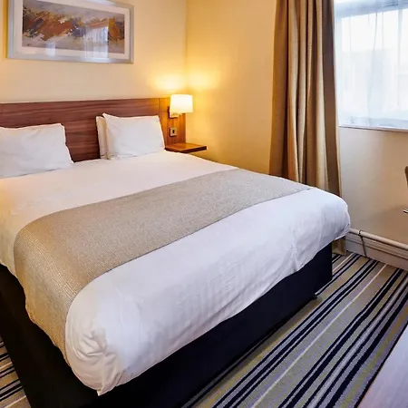 Leeds By Ihg Готель Гарфорт