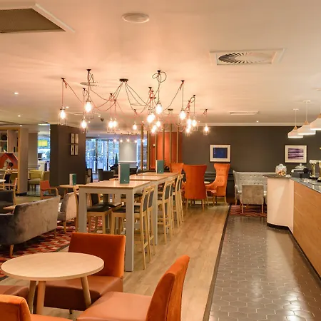 Готель Leeds By Ihg Гарфорт