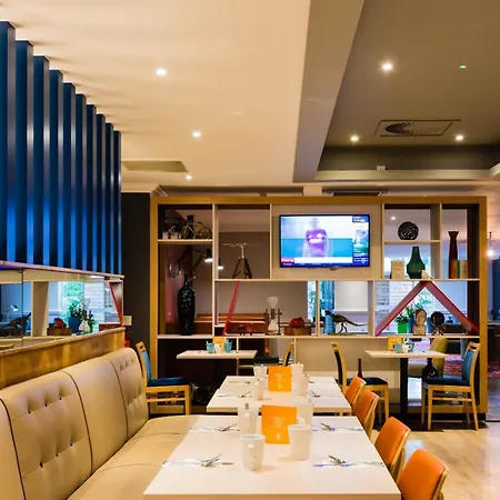 Leeds By Ihg Готель Гарфорт