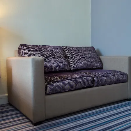 Leeds By Ihg Готель Гарфорт