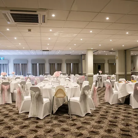 Leeds By Ihg Готель Гарфорт