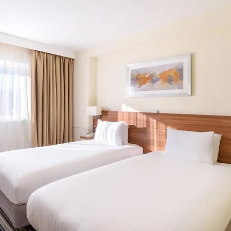 Leeds By Ihg Готель Гарфорт