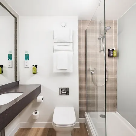 Готель Leeds By Ihg Гарфорт
