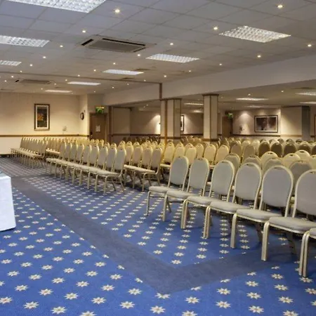 Готель Leeds By Ihg